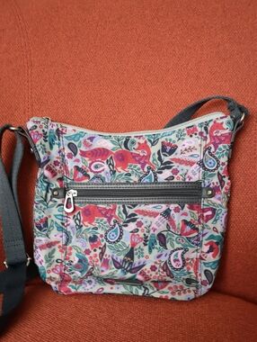 Like-new Never-used Sakroots Crossbody Purse With Adjustable Strap Fox & Birds